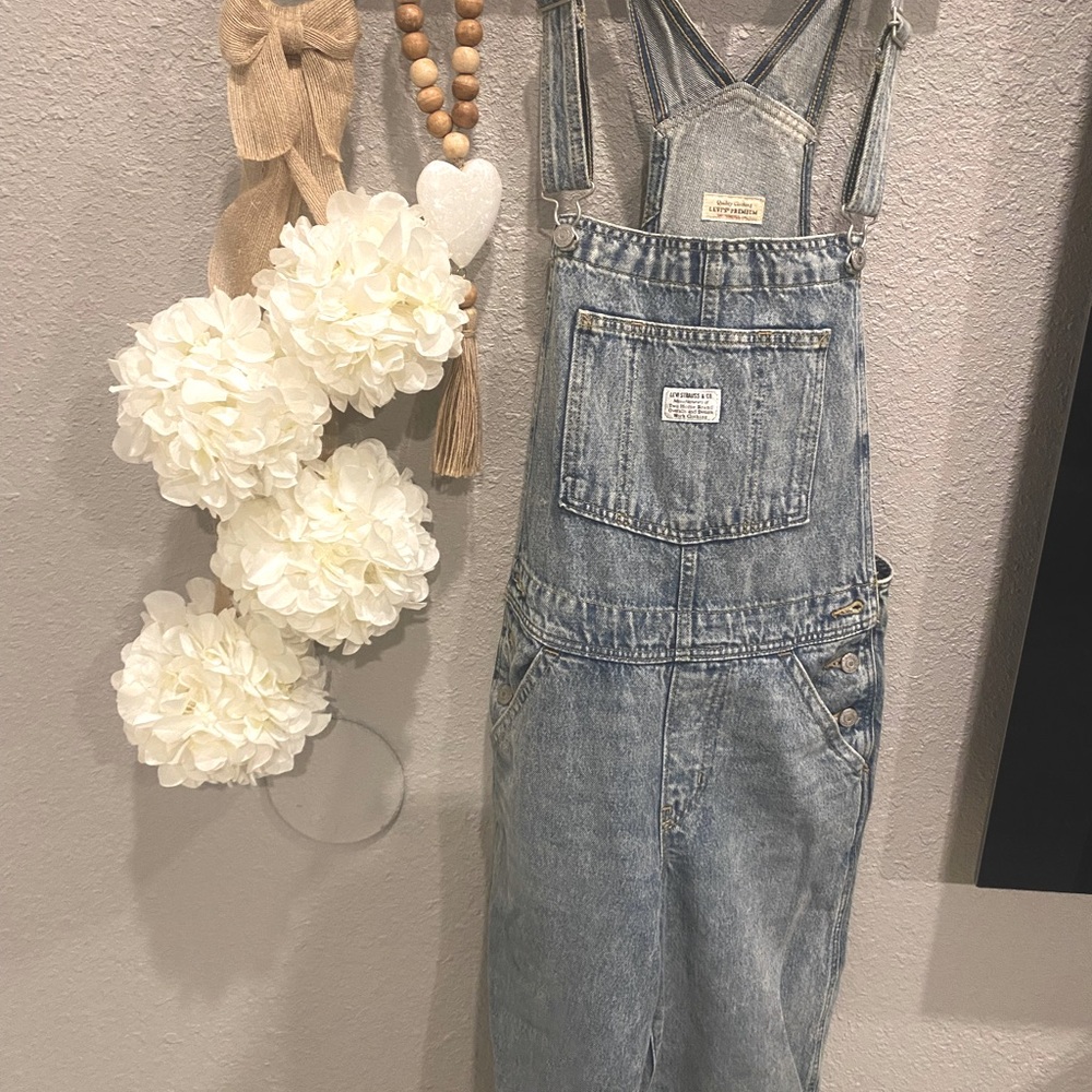 Levi Overalls from Nordstrom 
Great Condition-size small fits size 4to 6